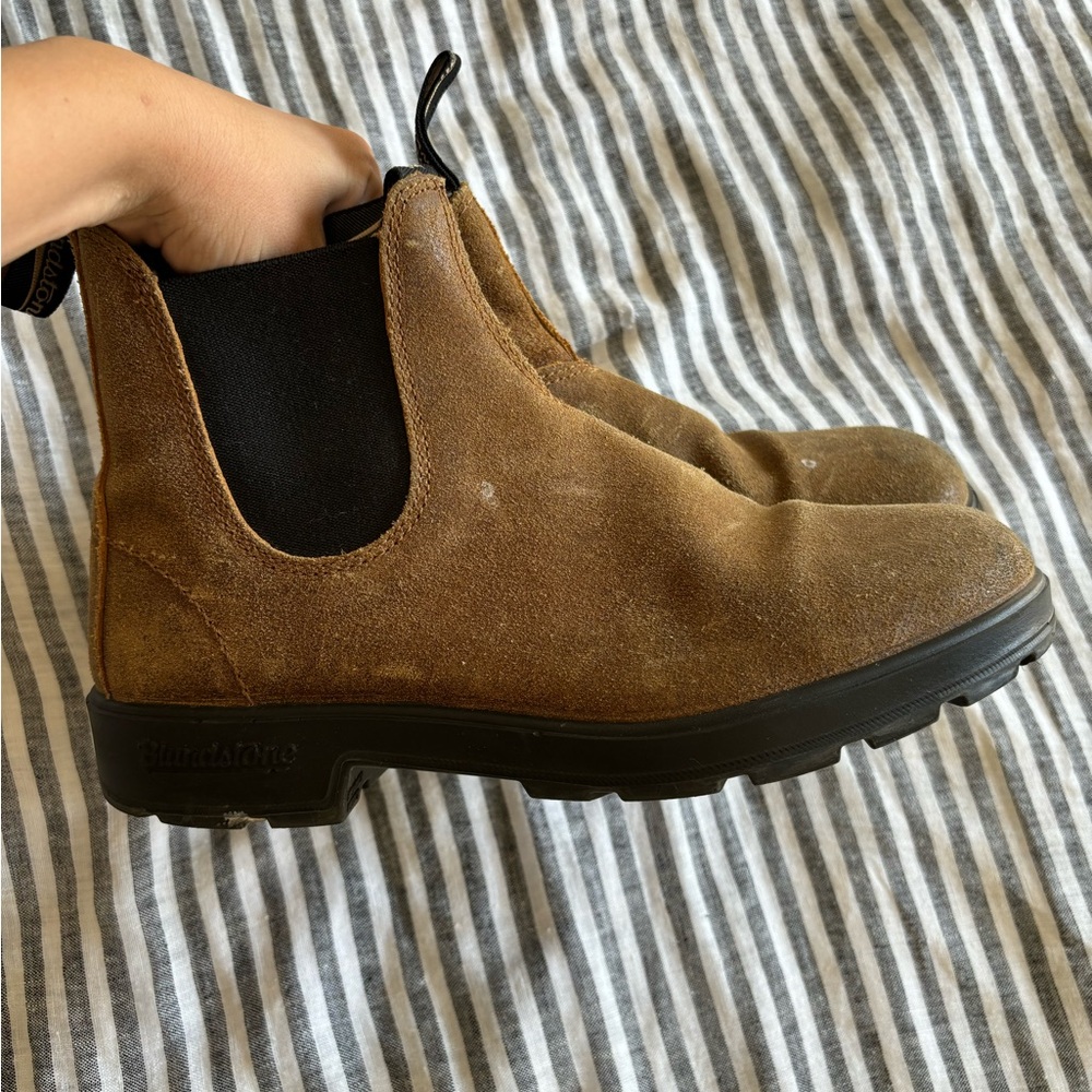 Women’s Blundstones 8.5